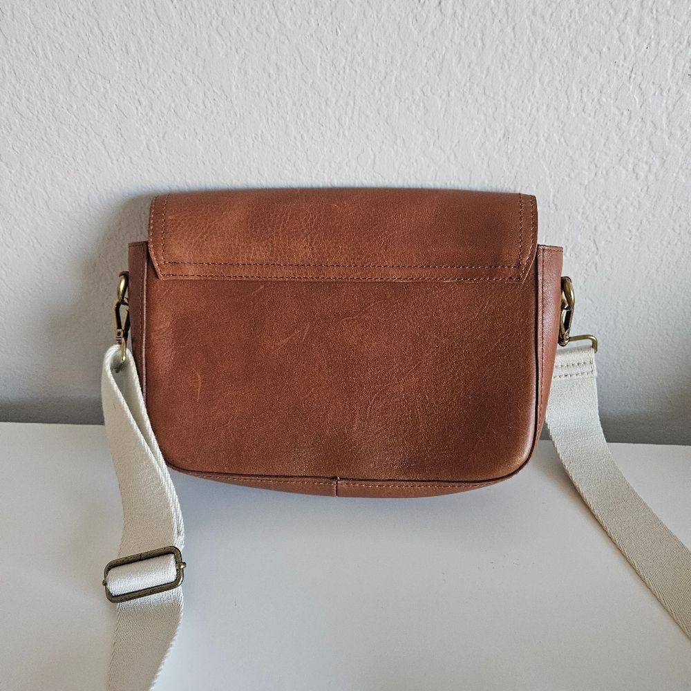 NWT Madewell The Transport Flap Shoulder Bag Leather in English Saddle Crossbody - Picture 6 of 11